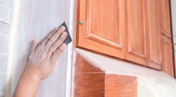 Jak przygotować meble do malowania? Poradnik DIY dla trwałych efektów