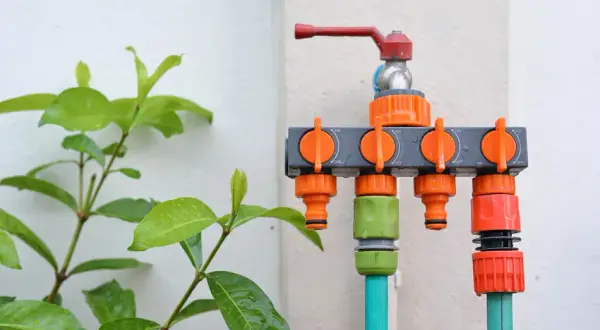 Jak zamontować kran ogrodowy? Kompletny poradnik DIY